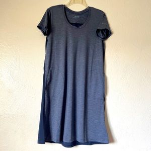 Columbia Short Sleeve Athletic Dress Sz XS/TP 2 Pockets Comfort Navy Blue Gray
